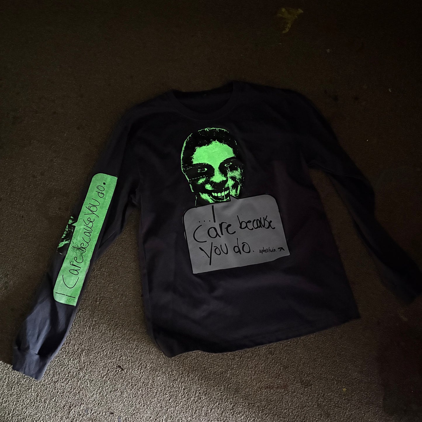 APHEX (GLOW IN THE DARK)